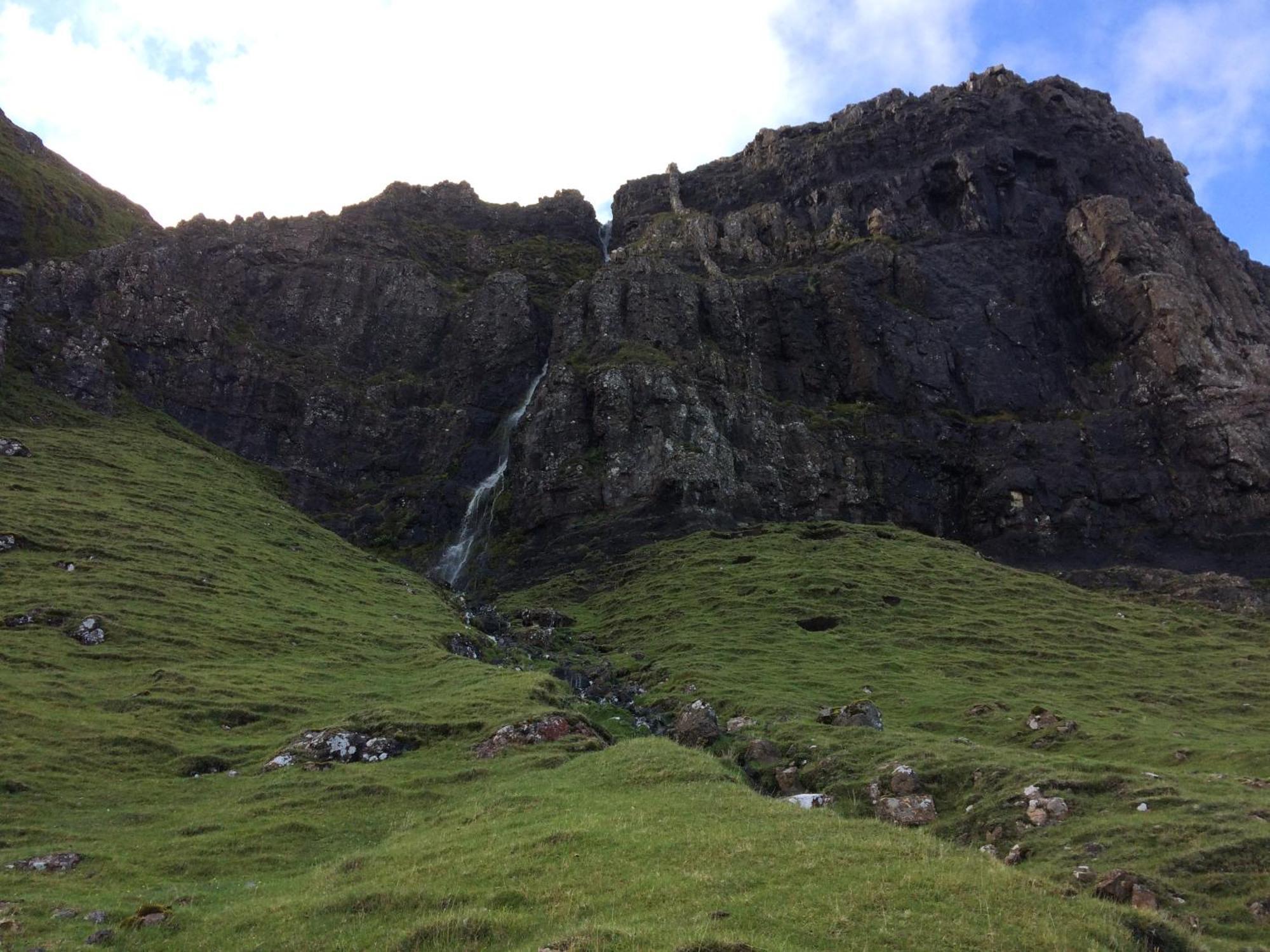 Waterfall View Milovaig Exterior photo